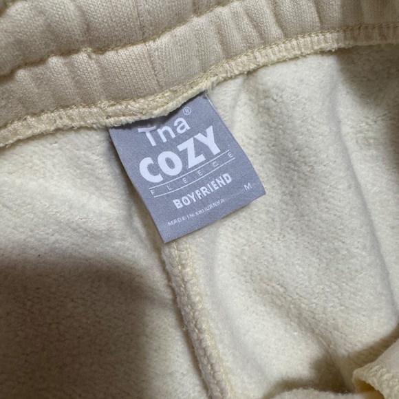 Tna COZYAF BOYFRIEND SWEATPANT- GD Lemonade - Picture 2 of 3